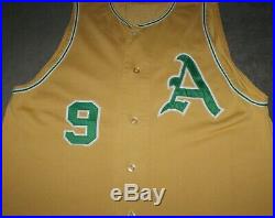 1963 Kansas City Athletics A's Sullivan Reynolds #9 Game Used Worn Gold Vest