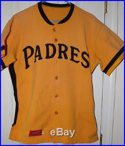 1972 Vincente Romo San Diego Padres Rawlings Mustard Color Jersey Size 44, Set 1