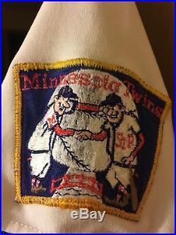 1973 Minnesota Twins #9 Larry Hisle Game Used Double Knit Jersey. Size 44. Set 2