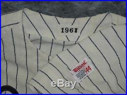 Atlanta Braves 1968 vintage Game Used, Home flannel jersey. Hank Aaron