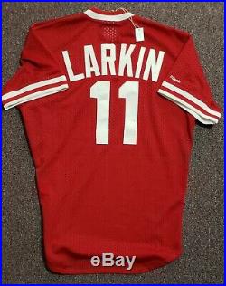 Cincinnati Reds Barry Larkin Game Used Worn Jersey HUNT LOA / LARKIN LOP